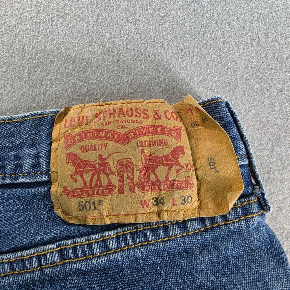 Levis 501 Original Fit Mens Blue Denim Straight Leg Button Fly Jeans 34x30